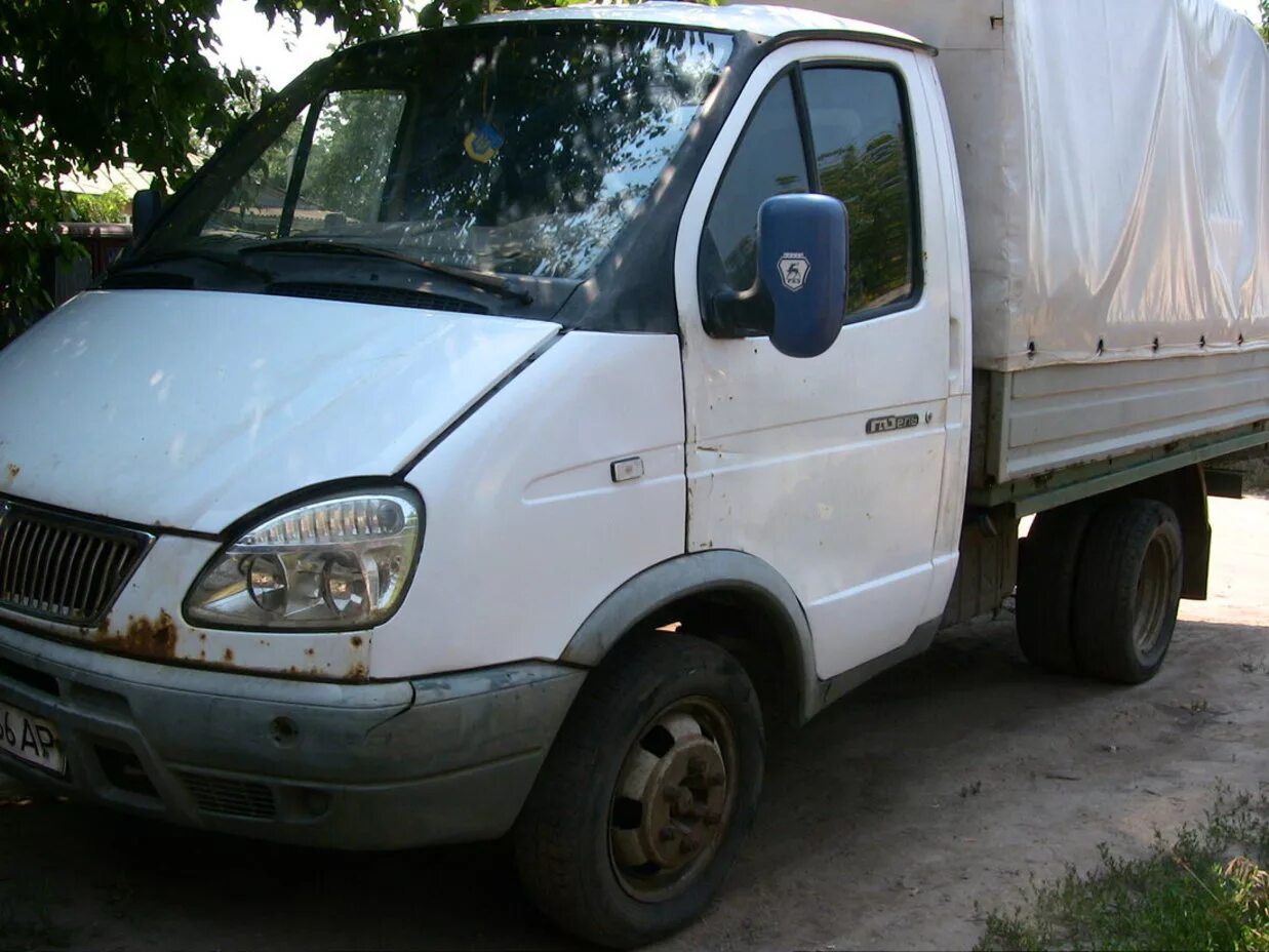 Газ 3221 белый. Газ 3221 газель микроавтобус 2003г стекло лобовое артикул. Газель 2003 года двигатель. Газ газель 3302, 2003. Газель до 2003 года.