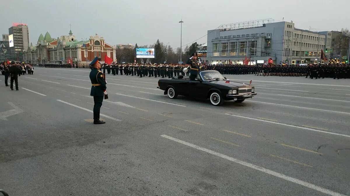 Когда начинается парад. Парад 9 мая 2023. Военный парад Новосибирск 9 мая. Парад Победы г Новосибирск 9 мая 2023. Парад в Новосибирске 2021 9 мая.