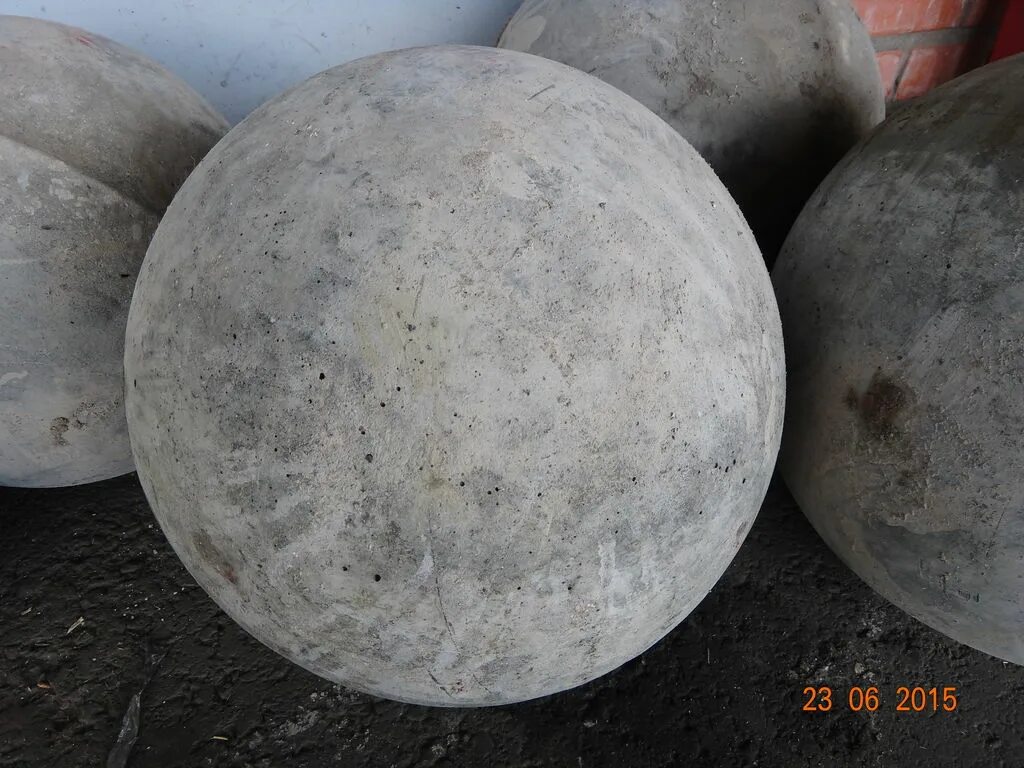 Сколько весит бетонный шар. Полусфера бетонная. Бетонный шар. Шар из бетона. Шар бетонный декоративный.