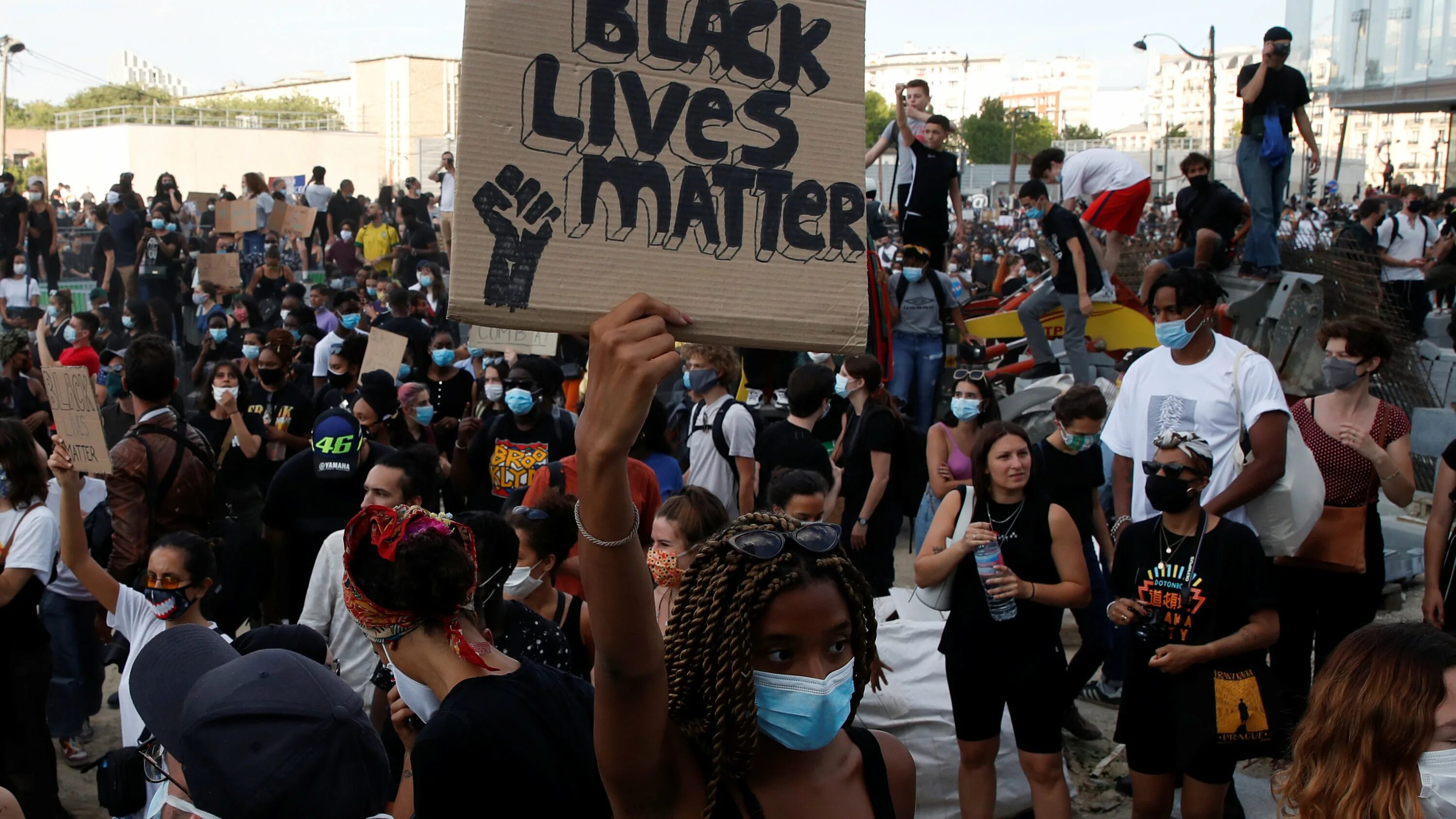 Протесты в США Black Lives matter. Протесты во Франции 2022. Протесты в Америке 2020 Блэк лайф Меттер.