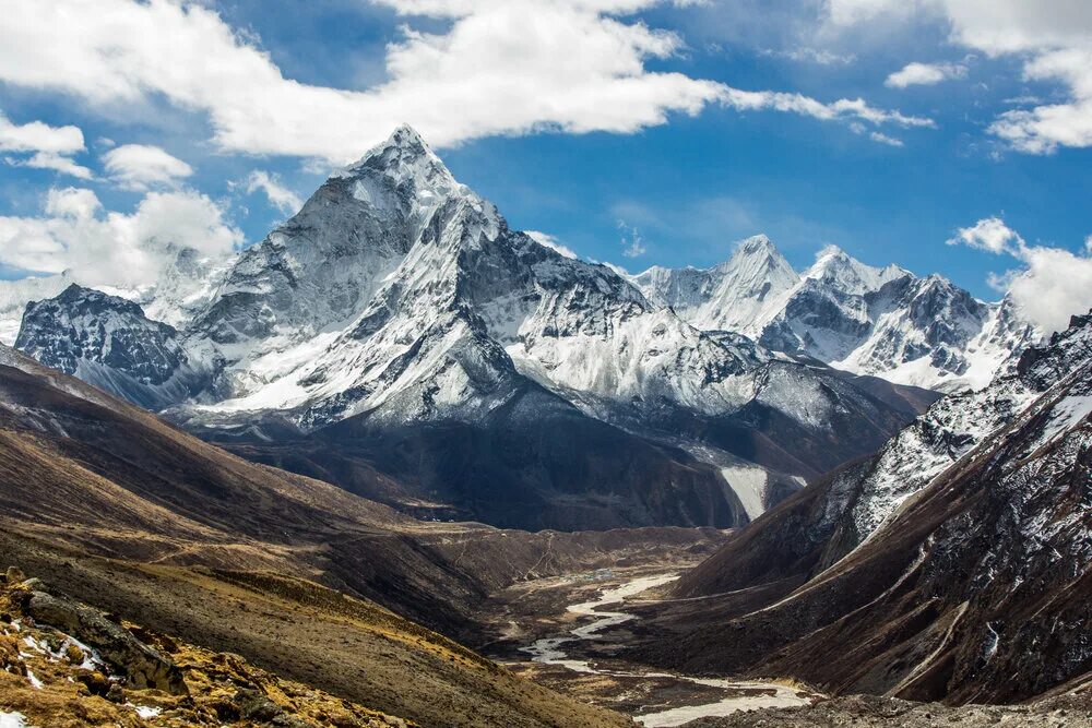 5000 метров над уровнем моря. Гималаи Эверест Джомолунгма. Гора Эверест (Джомолунгма). Гималаи. Эверест самая высокая гора в мире. Высота горы Джомолунгма.