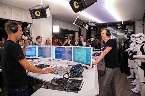 Armada Music en Twitter: "During #ASOT800 Part 2 LIVE in the new studi...