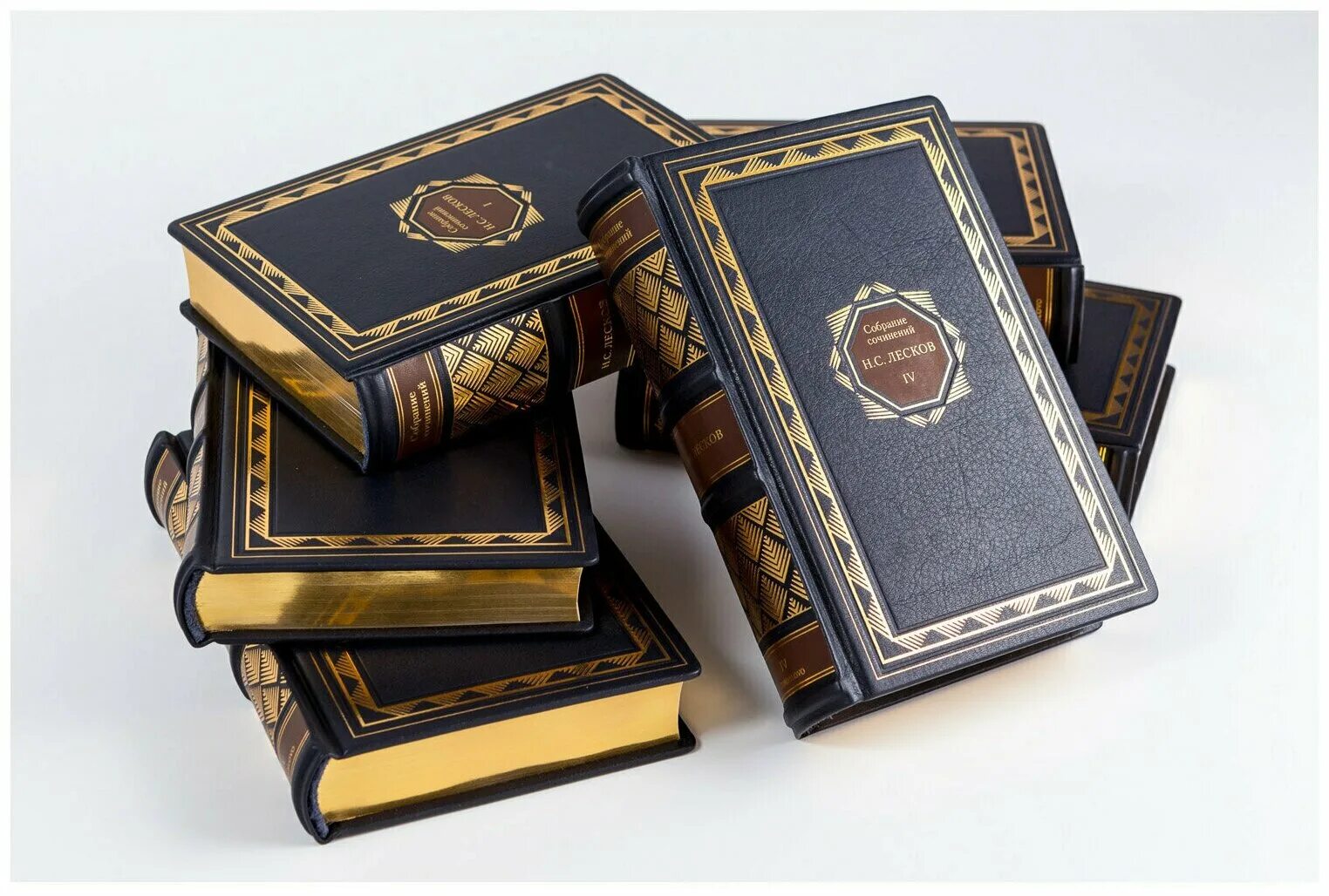 элитные книги. библиотека русской классики слово в кожаном переплете. элитные книги. элитные книги. подарочный экземпляр.