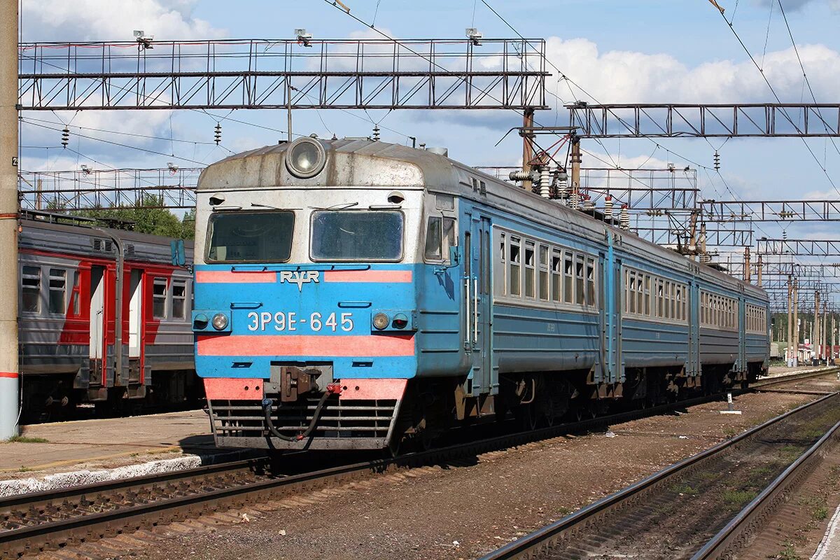 Эр9т - 733 "бриз". Эр9е -4050. Электропоезд эр9е узбекистан. П 9 е. Эр9п-161.