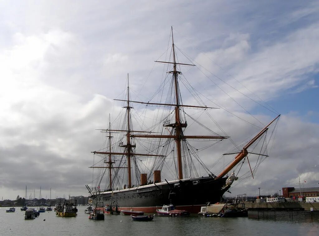 Английский Фрегат в Портсмуте Англия. HMS Warrior Portsmouth. Gosport.