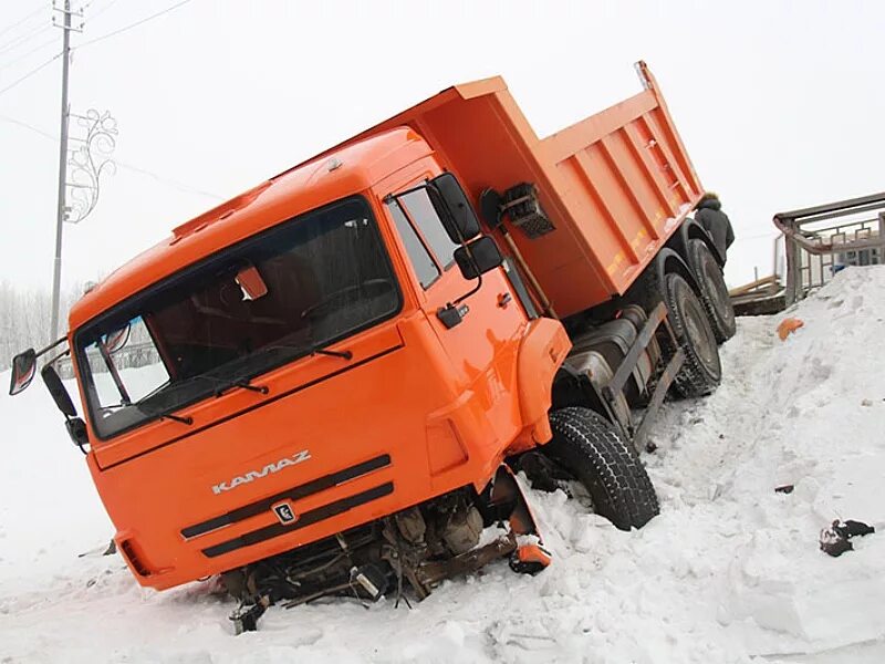 Татра t158 phoenix. Камаз 55111 самосвал. Камаз идет в разнос. Урал 4320 гражданский зимник. Дизель в разнос на камазе.