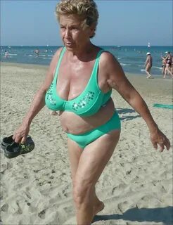 Полные бабушки на пляже - 83 фото.