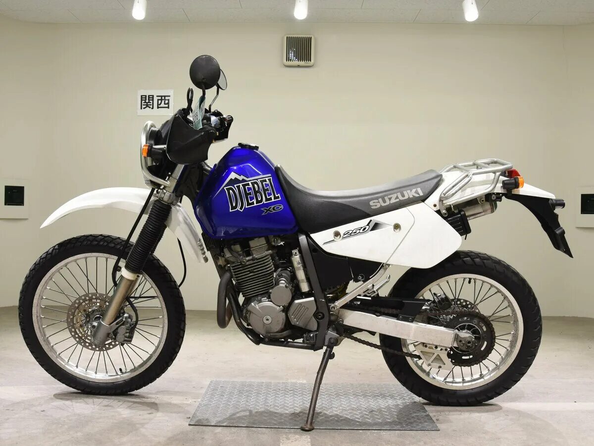 Suzuki Djebel 250r. Suzuki Джебель 250. Судзуки Джебель 250. Suzuki Djebel 250 синий. Сузуки джебель 250 купить