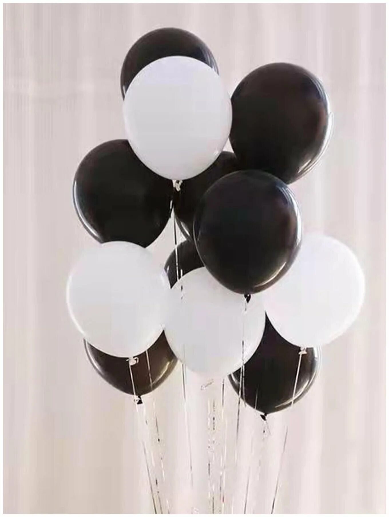 Черные шары фонтан. Черные шары. Воздушные шары черные белые. Черные и белые шары. Фонтан из шаров черный белый.