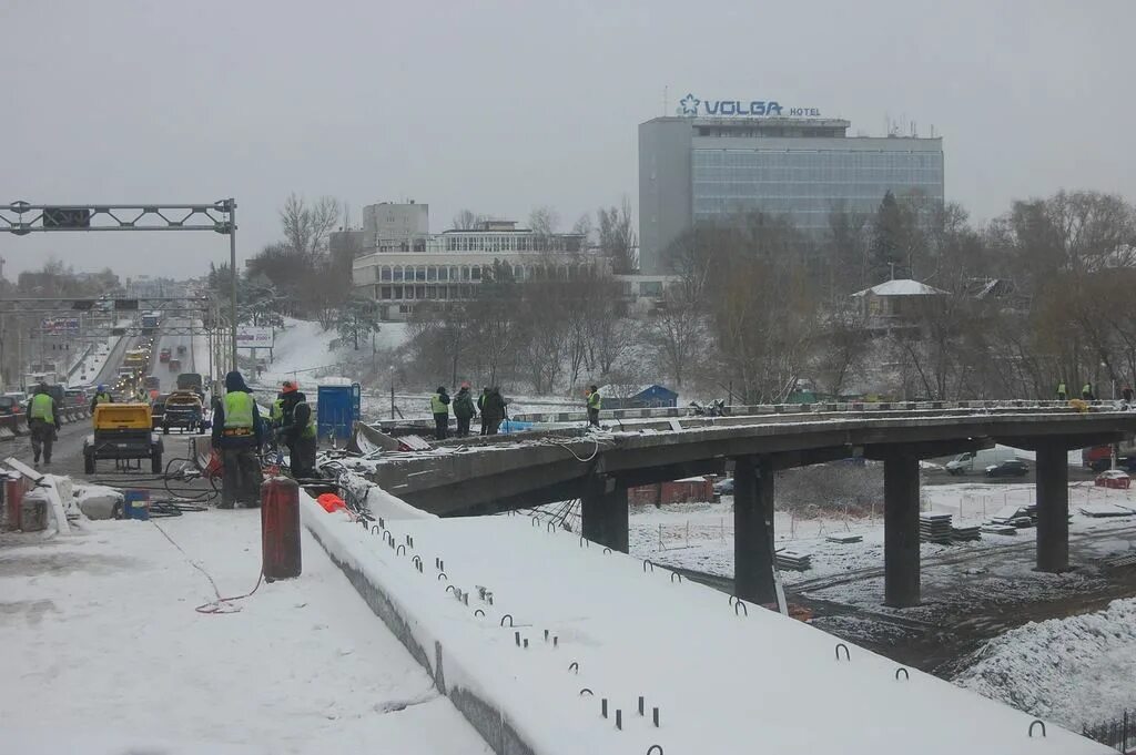 Ремонт моста в костроме через волгу. Кострома мост через Волгу. Мост через Волгу Кострома поворот к онкодиспансер. Кострома мост через Волгу зима. Фото Кострома зима мост.