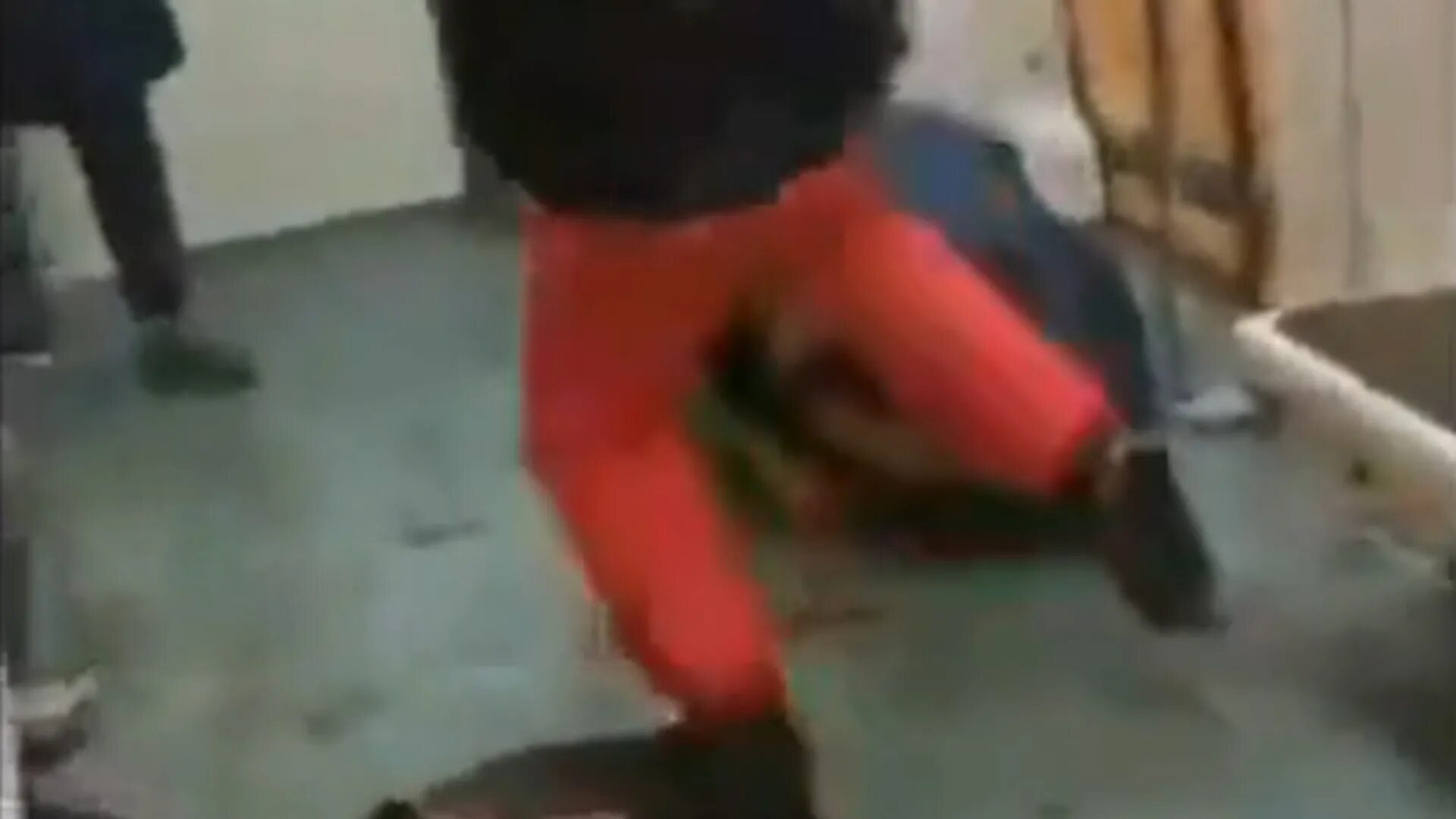 Дагестанцы избили в метро. Драка в метро дагестанцы. Дагестанцы избили парня в метро. Дагестанцы избили парня в метро в москве. Дагестанцы избили в метро.