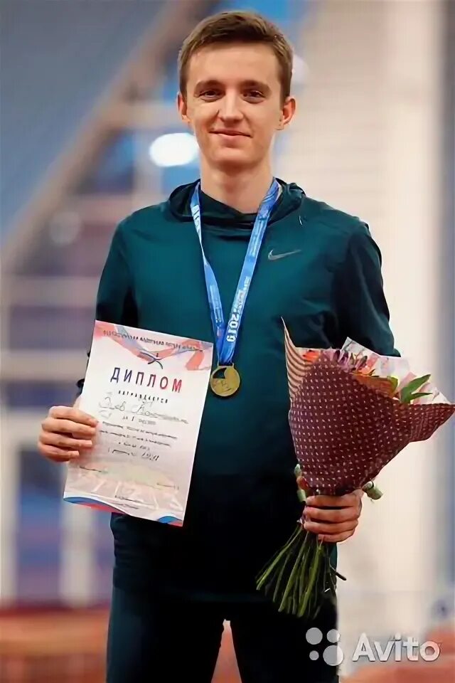 Мс бег. Краснопольское тренер по бегу. Тренер по бегу. Sosnovka забег. Тренер по бегу с секундомером.