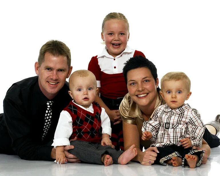 Шведская семья это простыми словами. Семья Шведов. Шведская семейка. Семья в Швеции. Дети в Швеции.