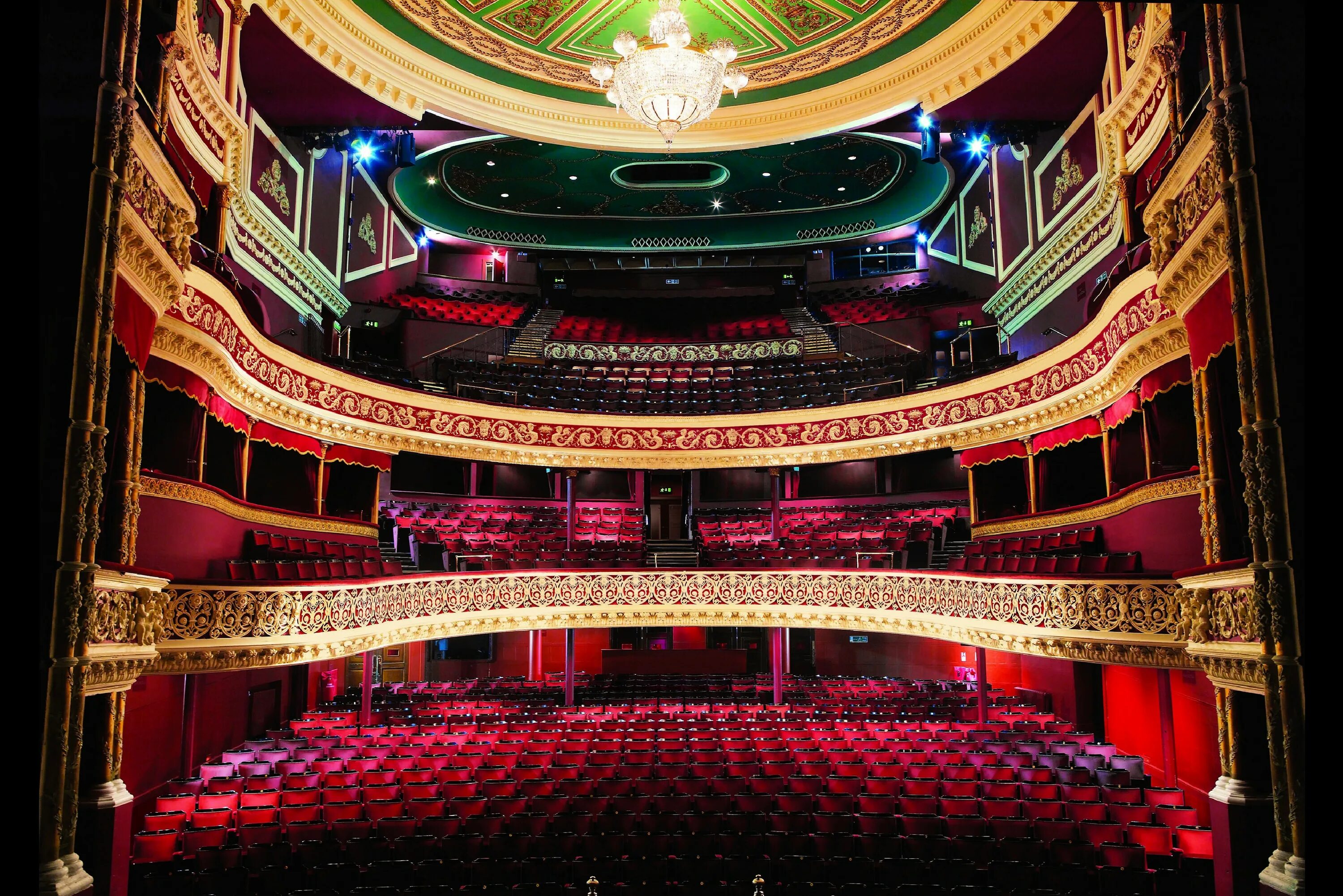 GAIETY Theatre. GAIETY Theatre, Dublin. Dress circle в театре. Ирландский театр изнутри. Theatre a lot