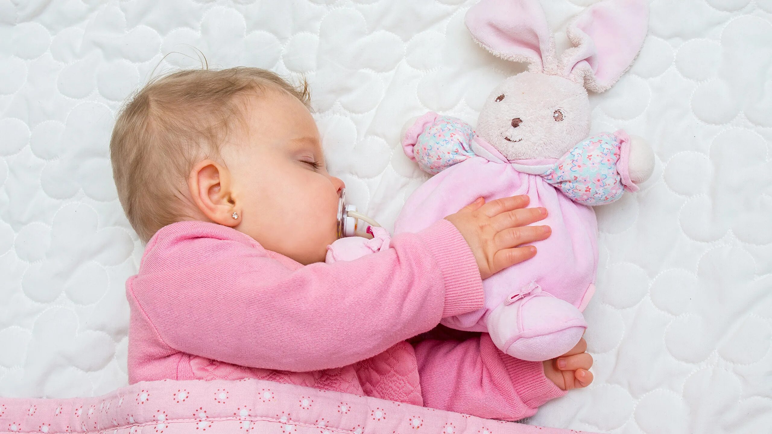 Фотосессия беби борн новорожденных. Красивые новорожденные девочки. Спящие малыши. Новорожденный ребенок. Новорожденный ребенок.