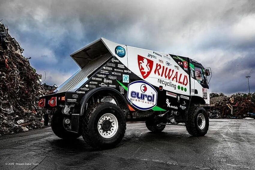 C c грузовик. Renault c460 Hybrid Edition. Dakar 2020 Renault c460 Hybrid. Грузовик Рено Дакар. Дакар 2021 Грузовики Рено.