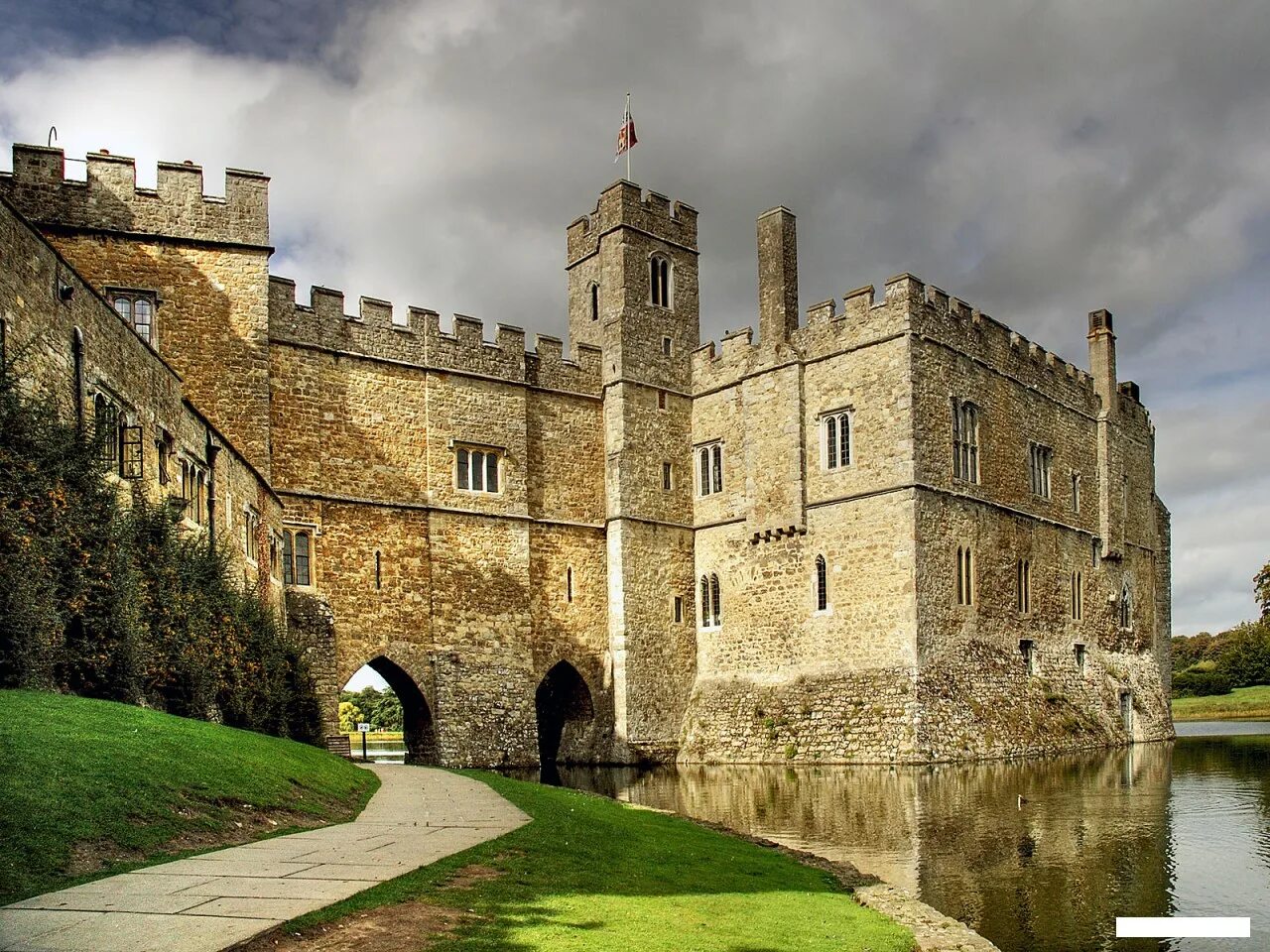 2. Город кент англия. Замок бестон англия. Графство в англии. Графство девоншир англия.