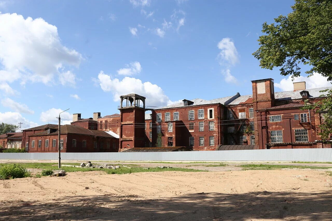 Игорь руденя вышний волочек. Завод авангард вышний волочек. Предприятия вышнего волочка. Двор фабрики пролетарский авангард вышний волочек. Улица баумана 11 вышний волочек.