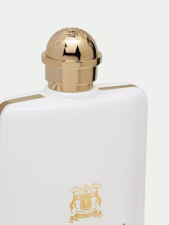 Труссарди духи женские 100 мл. Trussardi donna старый дизайн. Труссарди белый флакон женский. Духи белые трусанди дона. Духи с серебристой крышкой.