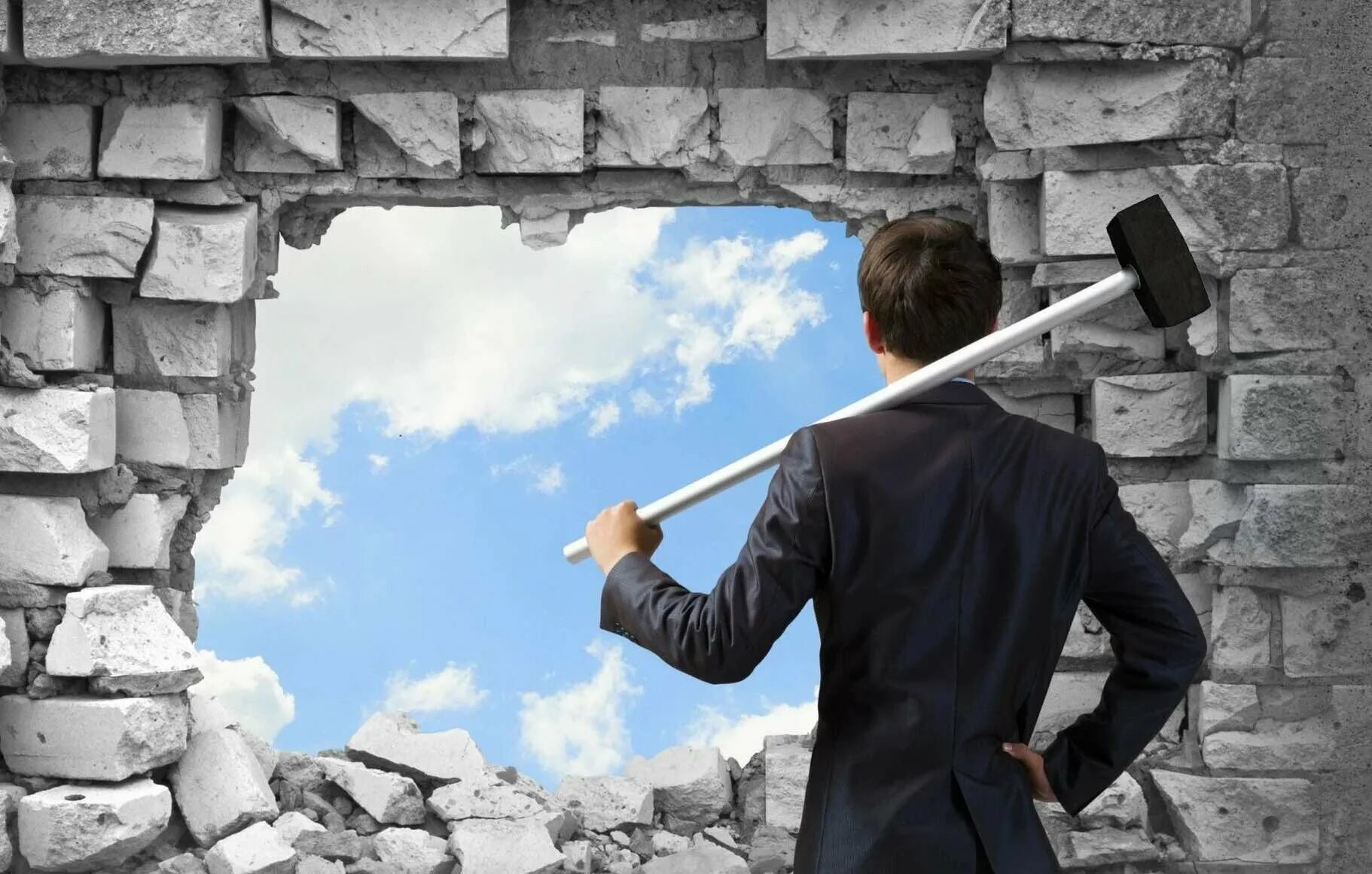 Действия при нападении в подъезде. Не прятаться при пожаре. Нельзя прятаться под кровать. Воспользоваться скрываться. Ребенок прячется от пожара.