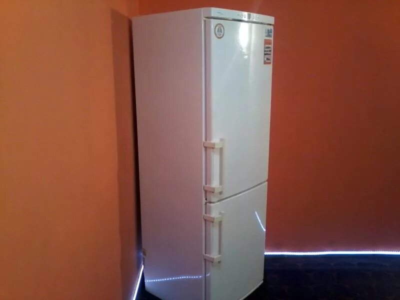 Б у холодильник новгород. Холодильник Либхер ct2411. Холодильника Либхер б.у. Бэушные холодильники.