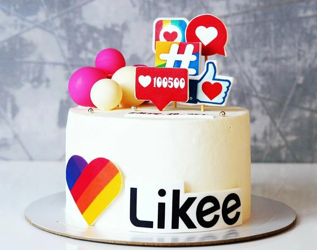 украшение торта три шоколада. пирожные. торты балашиха. упаковка торты дизайн классика. красивые заказные торты.