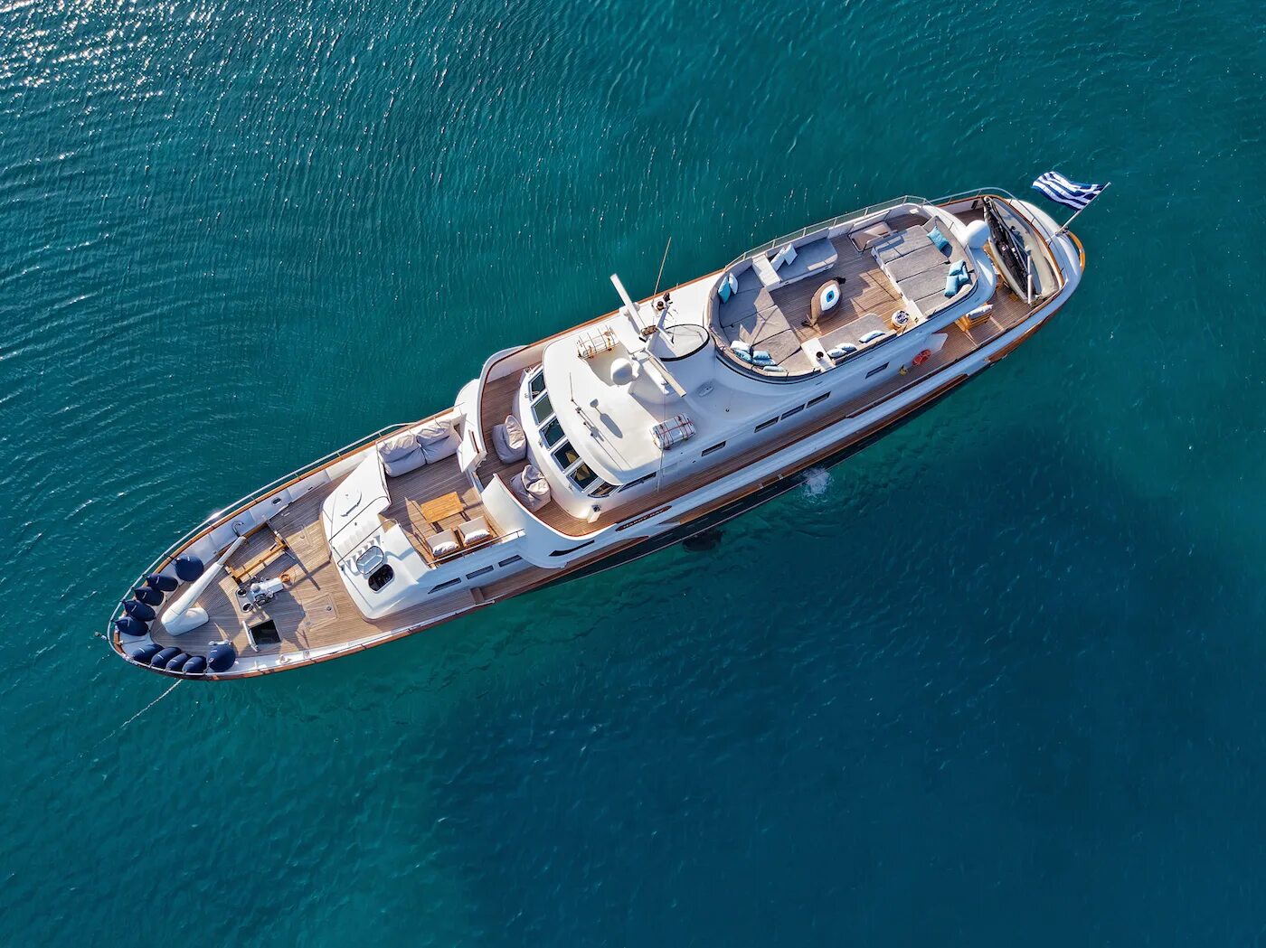 2 yacht. 2 yacht. Парусная яхта nobiskrug. Моторная круизная яхта fenix. Яхта 2д.