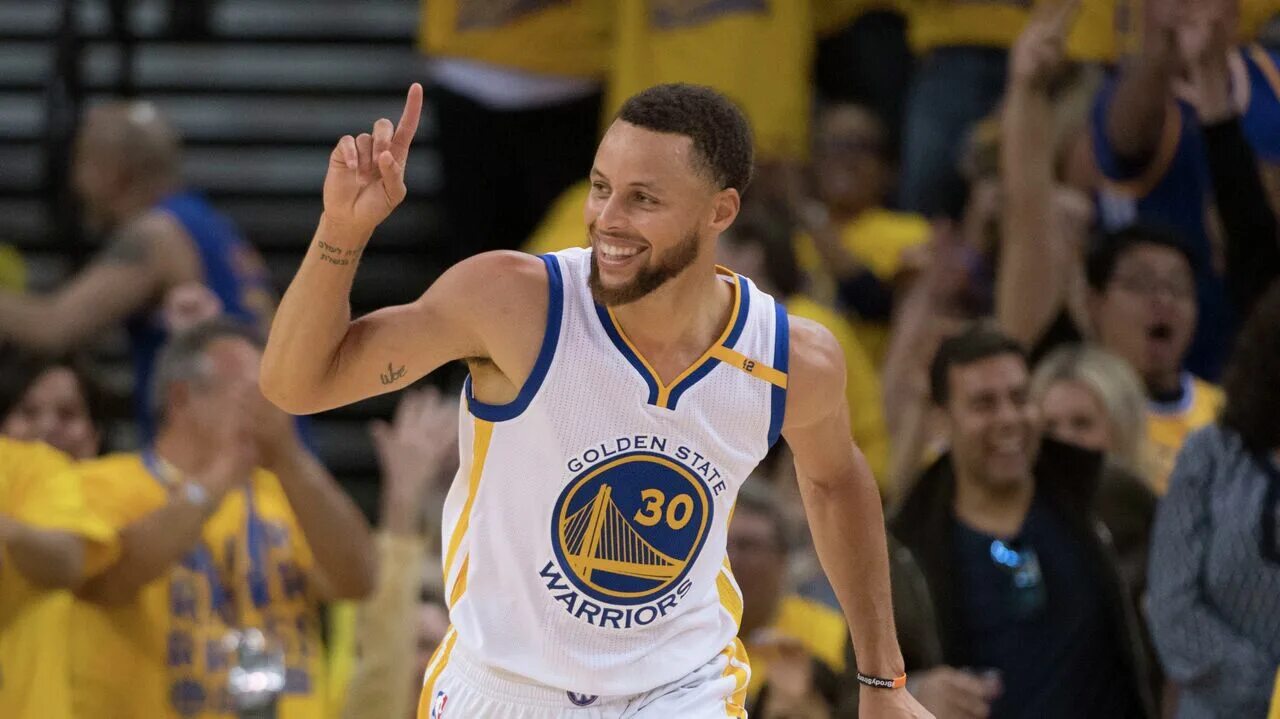 Warriors игрок. Стефен карри фото. Golden state warriors состав 2023. Golden state warriors команда. Warriors игрок.