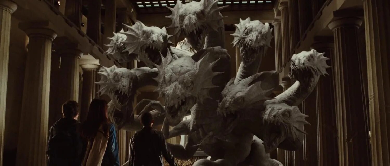 монстр вылезает из телевизора. гидра из перси джексона. перси джексон гидра. лернейская гидра перси джексон. гидра из перси джексона.