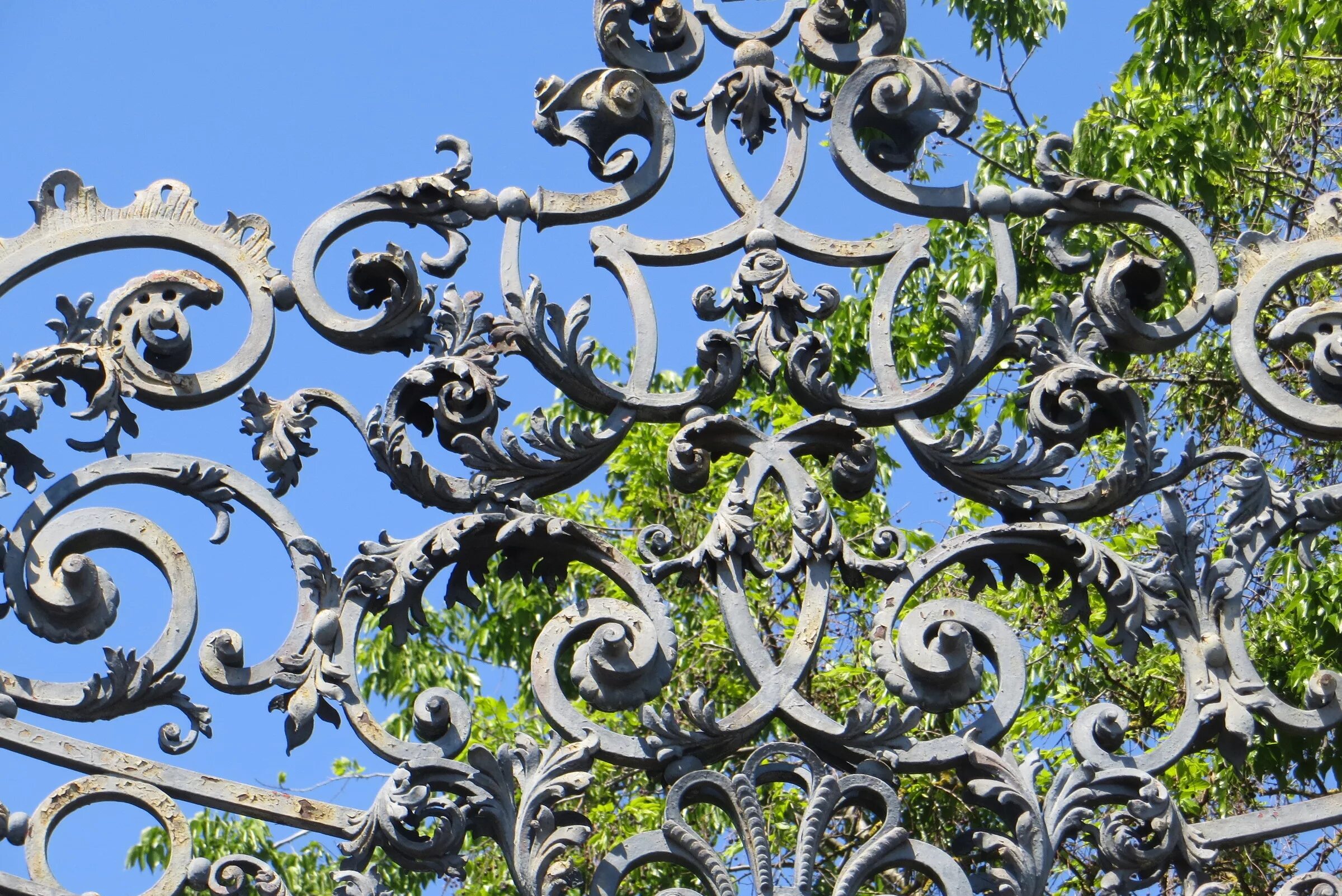 решетки модерн ар нуво деко. решетка на окно металлическая. ажурная решетка. аж рная решетка. решетка на окно металлическая.