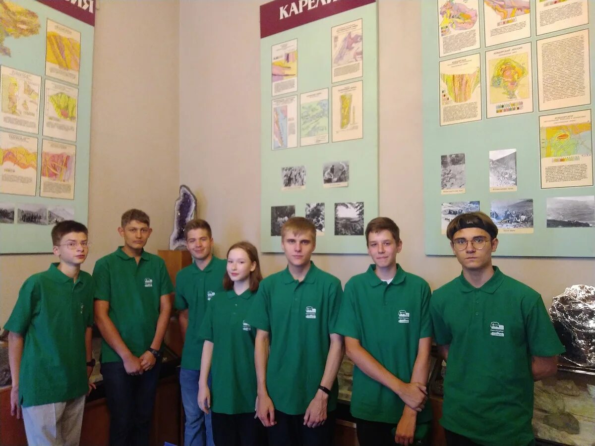 Съезд геологов 5. Виктор миронов геолог санкт петербург. Геолог разведчик. Геологи в полевых условиях. Геолог разведчик.