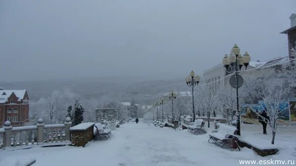 Железноводск погода на месяц март. Железноводск зимний парк. Железноводск зимой. Железноводск терренкуры зимой. Кисловодск парк зимой.