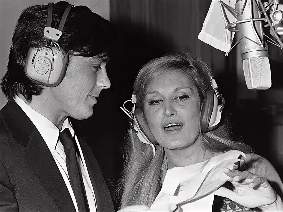 Далида и делон пароле слушать. Далида paroles. Dalida & alain delon. Далида paroles. Алён делон и далида.