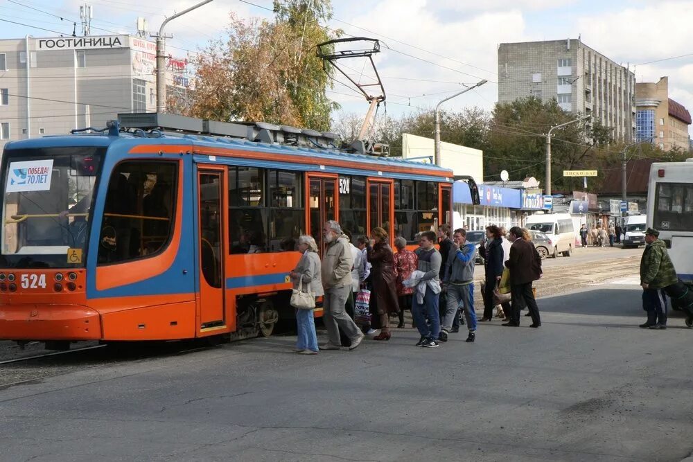 Трамваи в перми в реальном времени. Общественный транспорт перми. пермский трамвай. транспорт перми трамваи. русский транспорт.