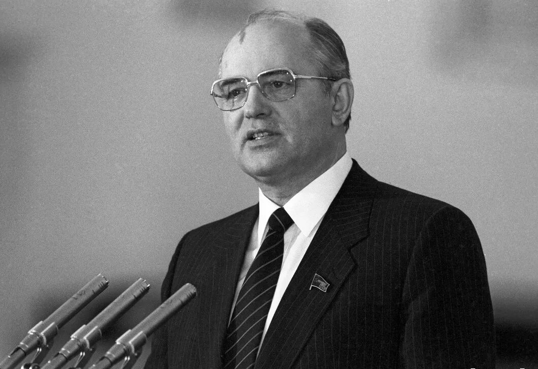 Избрание горбачева генеральным секретарем цк кпсс. Горбачев генеральный секретарь цк кпсс. горбачев михаил сергеевич секретарь цк кпсс. михаил горбачёв генсек цк кпсс. генеральный секретарь цк михаил сергеевич горбачев.