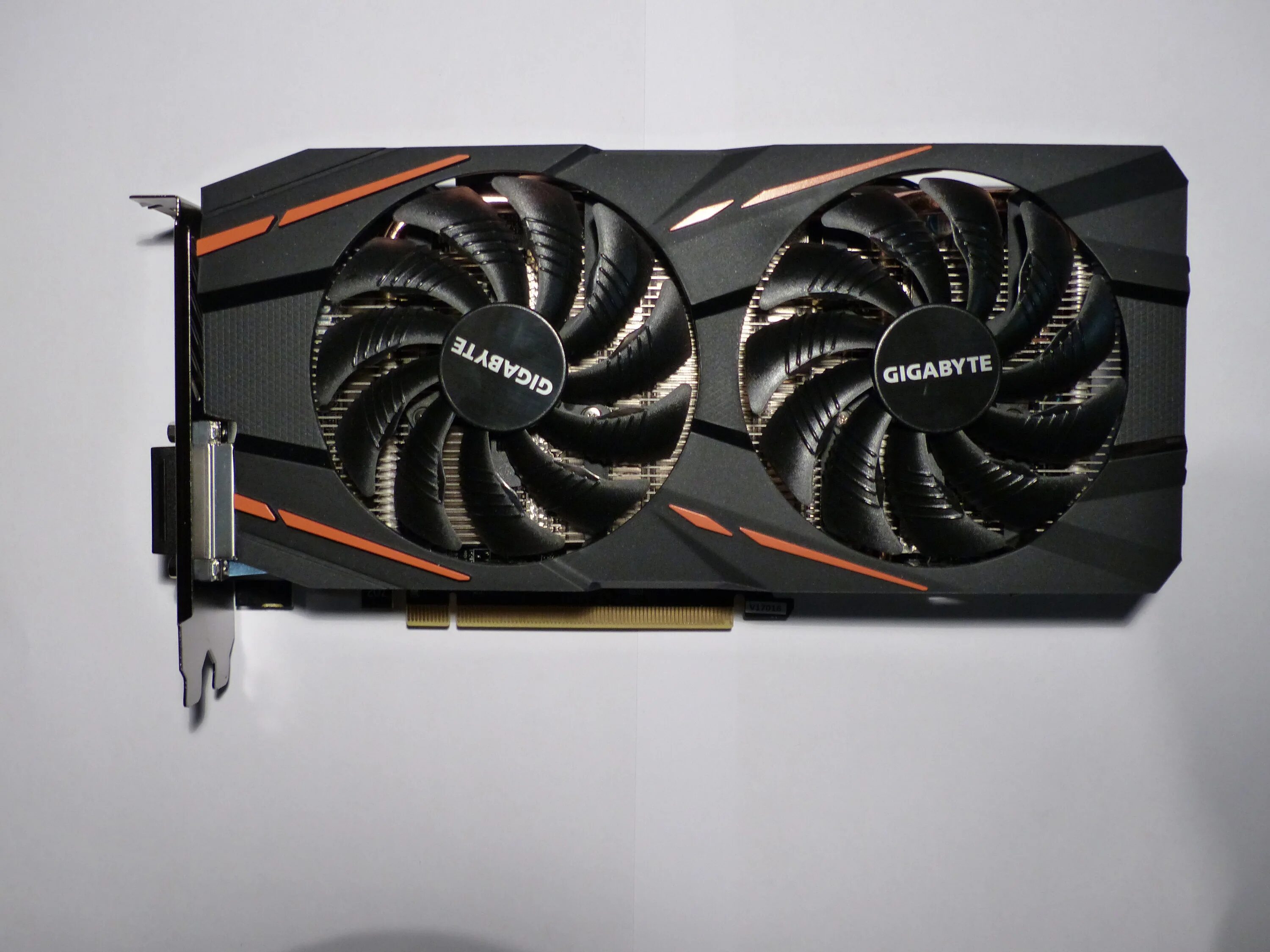 Gigabyte gaming 4g. Gigabyte RX 570 4gb. RX 570 8gb Gigabyte. Видеокарта Gigabyte RX 570 4gb. Gigabyte видеокарта Radeon RX 570.