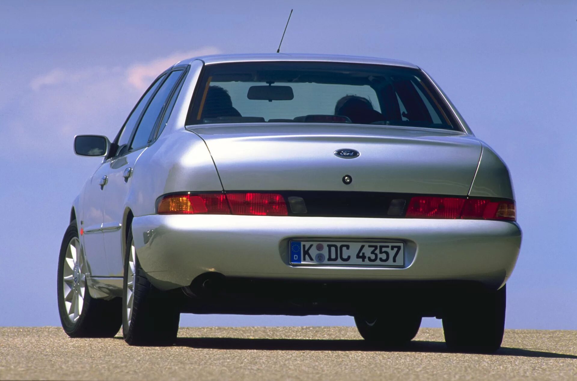 Ford scorpio 2. Форд скорпио 2 поколения. Форд скорпио второе поколение. Ford scorpio ii 1994. Ford scorpio 1994.
