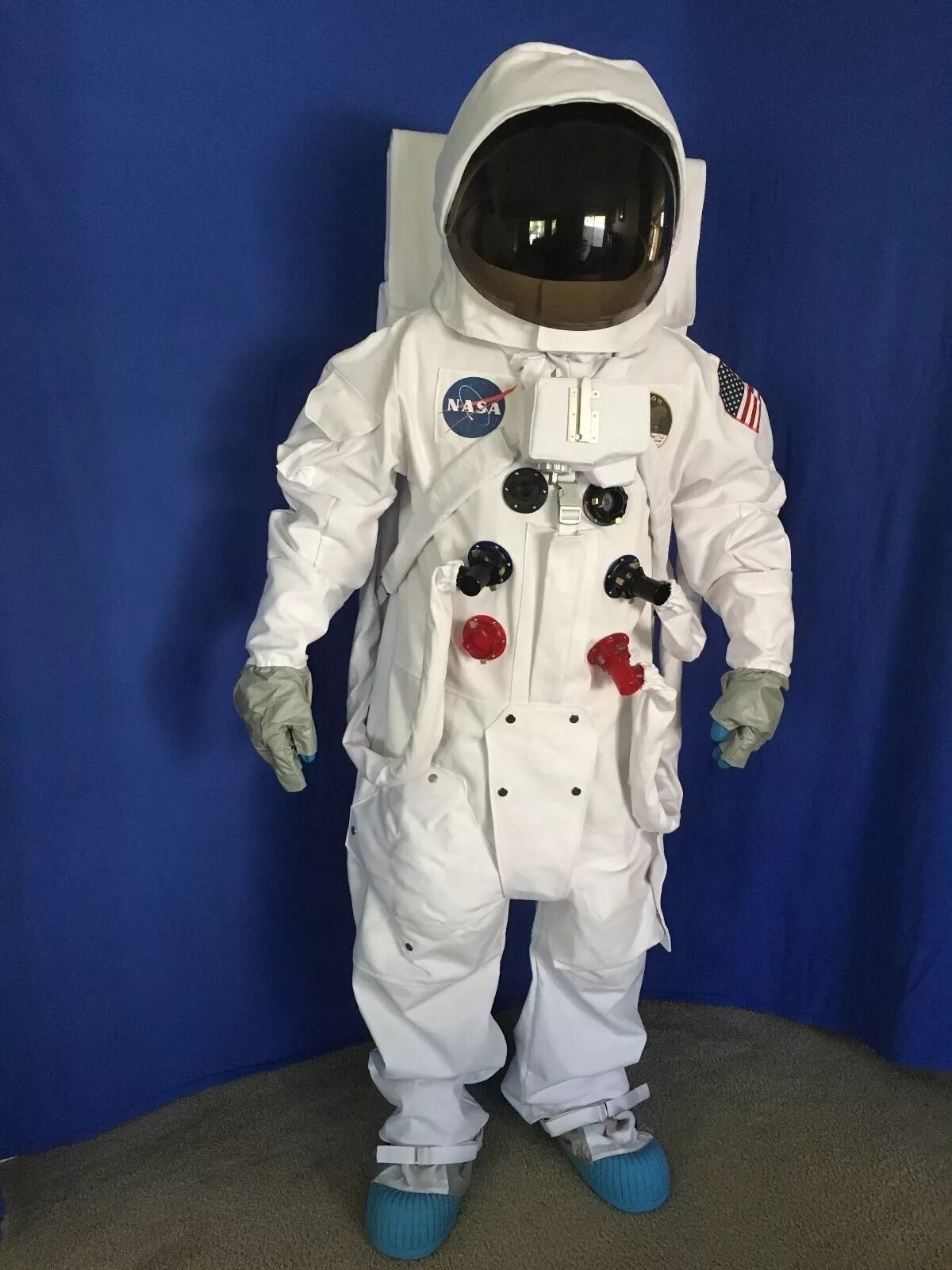 Как называются скафандры. Скафандр Apollo a7l. A7l spacesuit. Скафандр Аполлон 11. Костюм Космонавта НАСА.