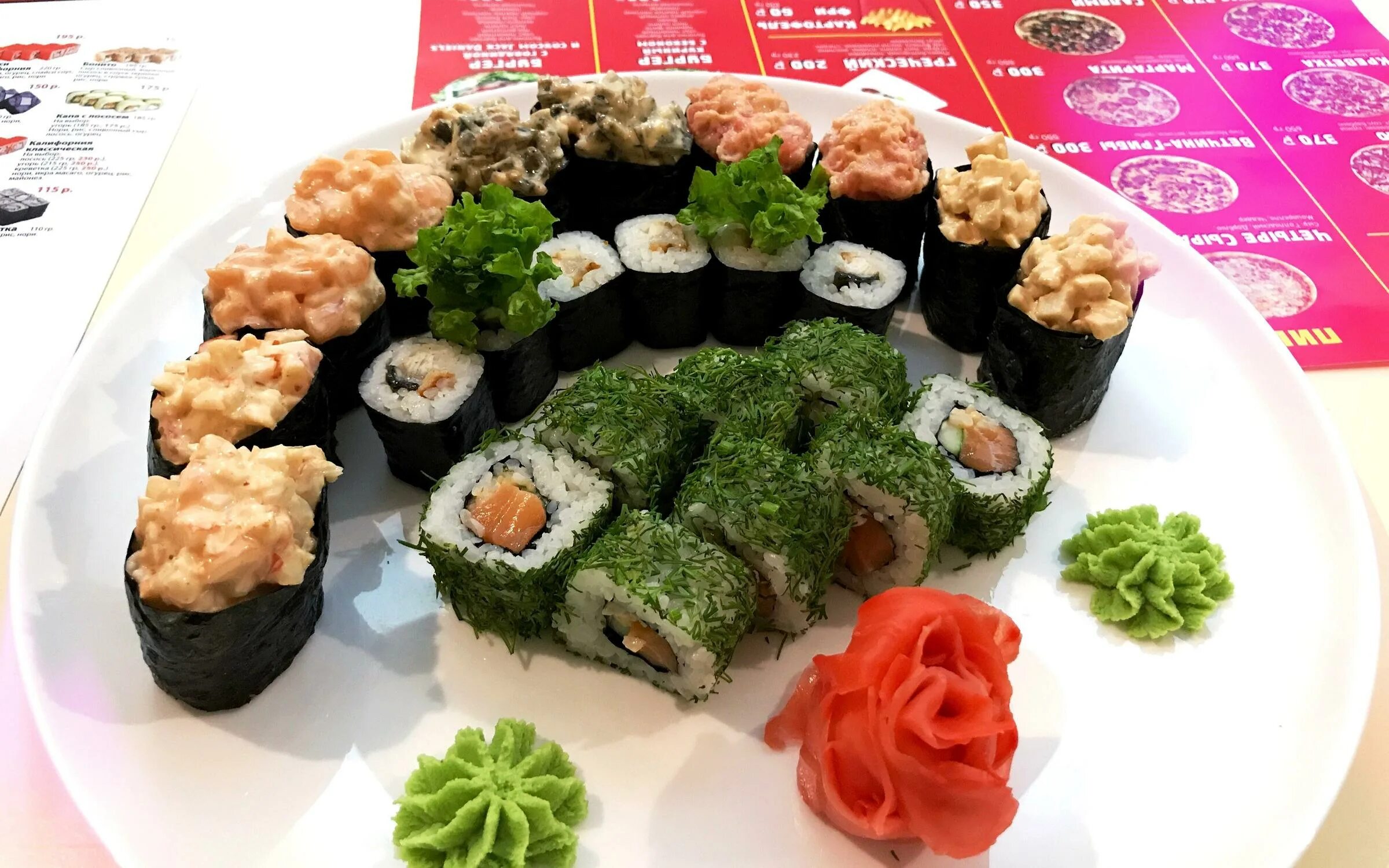 Кафе роллы. Суши-бар токио, москва. Роллы кафе в компании. Роллы в кафе. Кафе роллы.