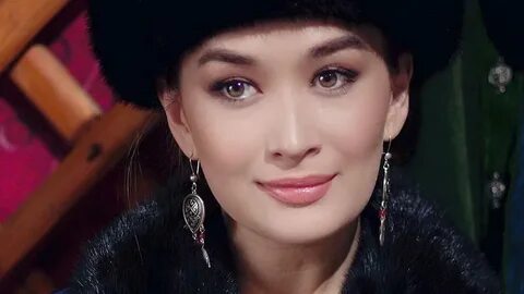 Пума Шведе мен Франческа Джеймс бір жігітпен жыныстық қатынасқа түседі.