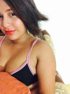 Pack de mexicana amateur Arisbet Rodriguez con videos tocandose rico.