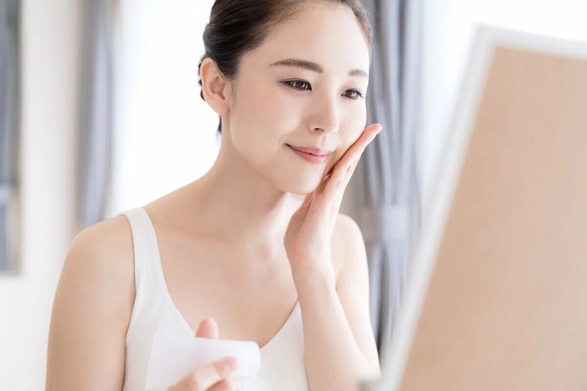 Корейские девушки уход за кожей. Skincare 2022. Корейская косметика девушка фото. Korean girl Skin Care. Почему японки не бреют