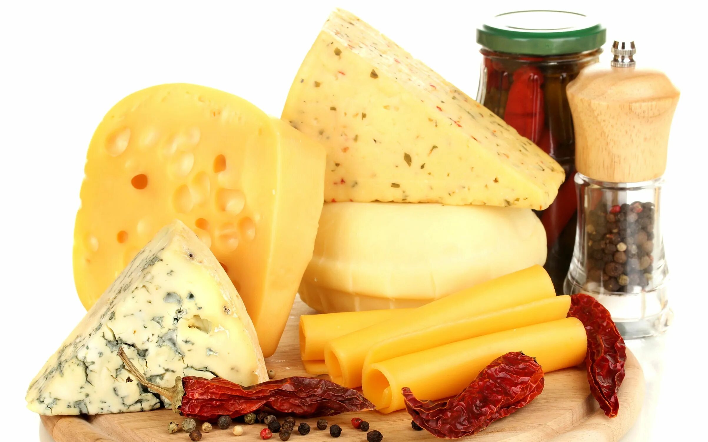 Сыр. Сыры и колбасы. Сыр на белом фоне. Продукты сыр. Сырые продукты без масла