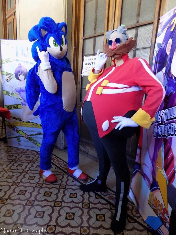 Sonic cosplay. Эггман косплей. Эггман дакимакура. Доктор Эггман дакимакура. Эггман Соник косплей.