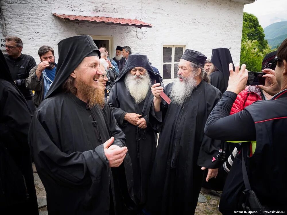 Имяславцы на афоне икона. Питание монахов на афоне. Что сейчас происходит на афоне. Крестный ход на афоне. Монах епифаний афон.