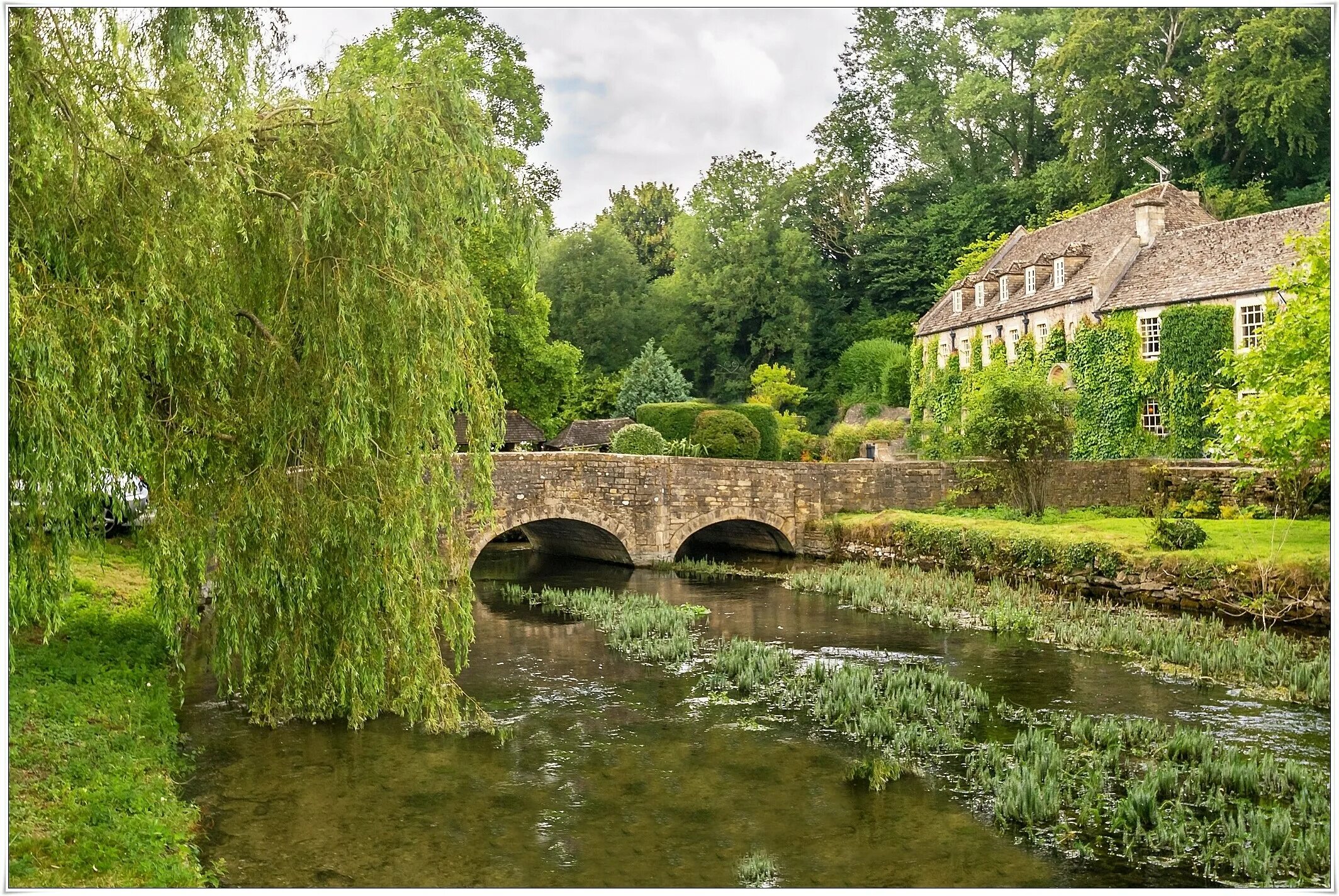 Песни рек английские. Деревня Бибери Великобритания. Деревня Бибури (Bibury). Сент мери МИД Англия. Деревня Лекок в Англии.