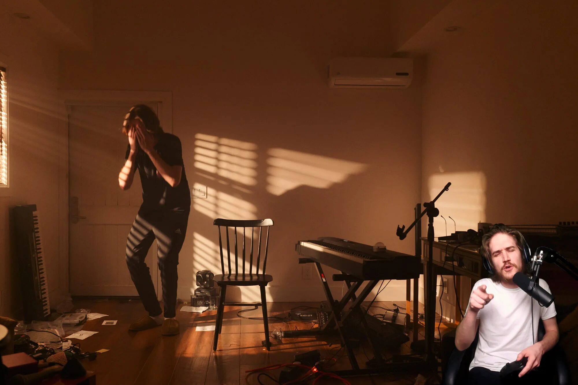 Bos inside. Bo burnham inside. bo burnham inside netflix. inside bo burnham постр. bo burnham в комнате.