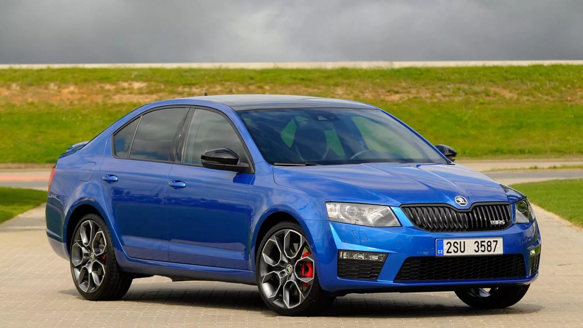 Skoda octavia rs цена. Skoda Octavia RS 2013.