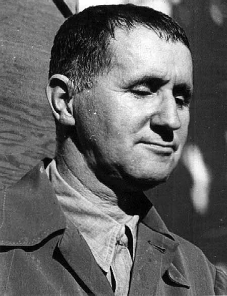 Брехт. Bertolt Brecht. Портрет Брехта.