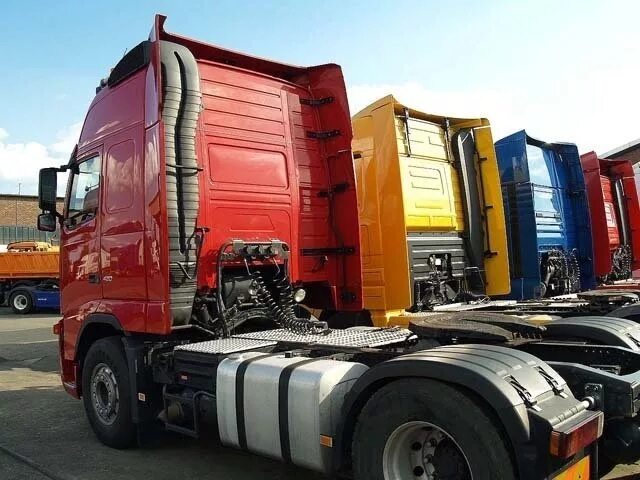 американские тягачи. ооо трак групп серпухова. автопарк грузовых машин. трак групп. ооо «бизнес тракс 7733405307.